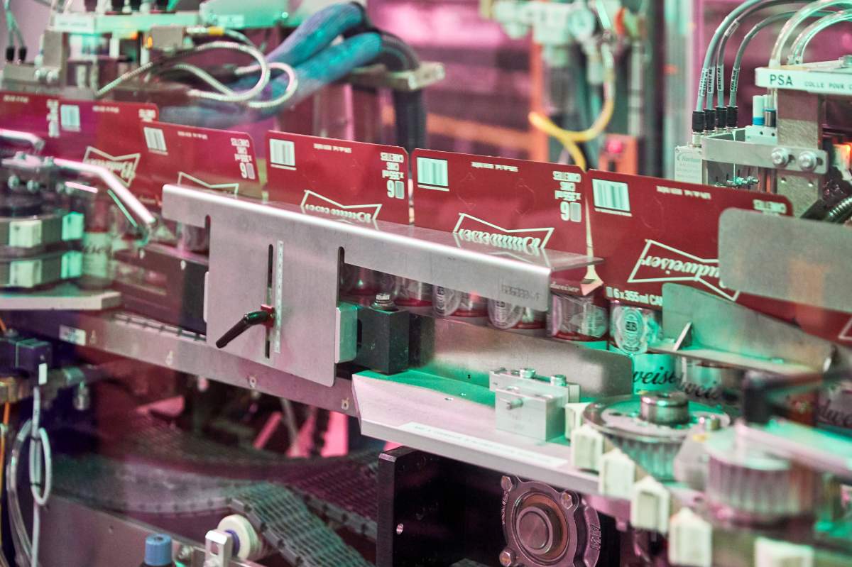 labatt breweries budweiser paper packaging