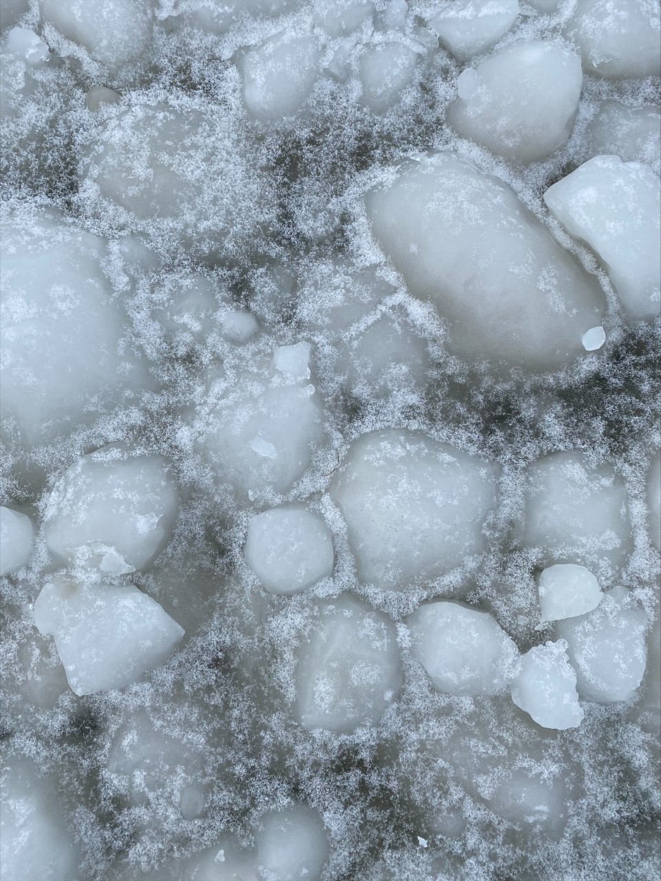 https://globalnews.ca/wp-content/uploads/2021/11/Steep-Rock-Ice-Balls-1.jpg?quality=85&strip=all&w=960