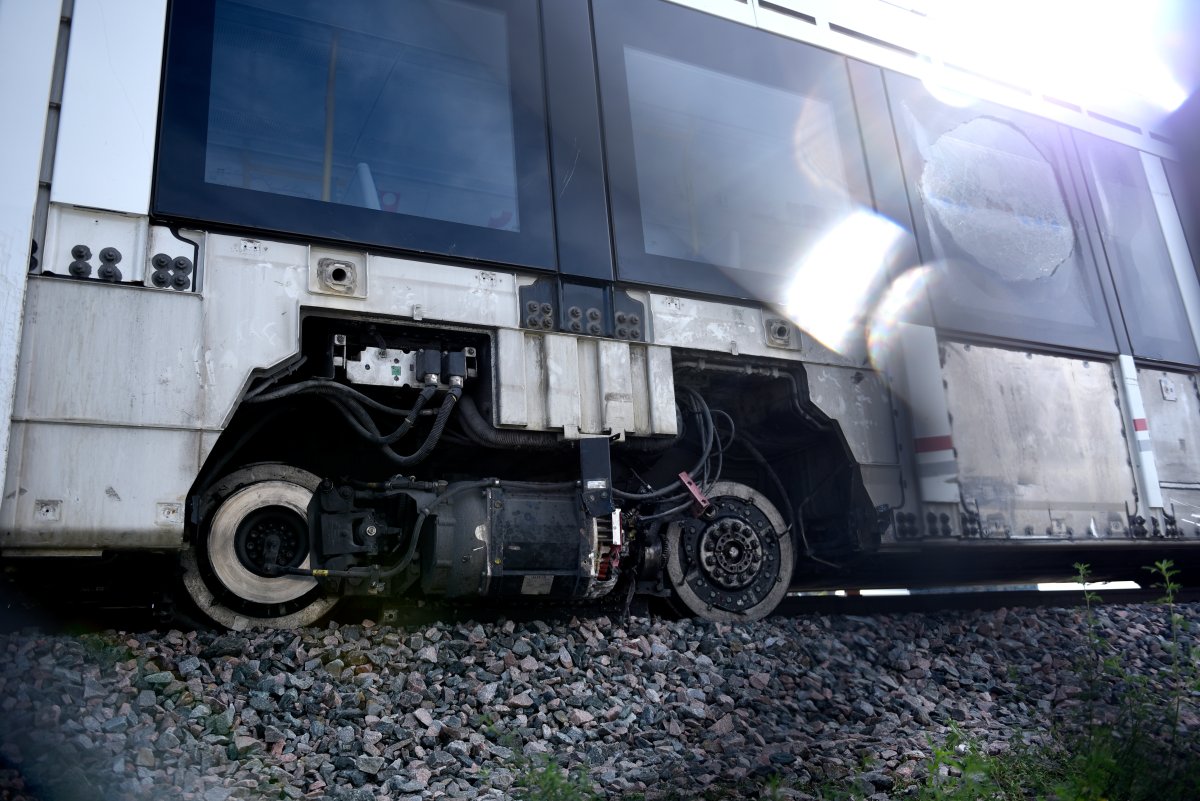 A train derailed on Ottawa's LRT line