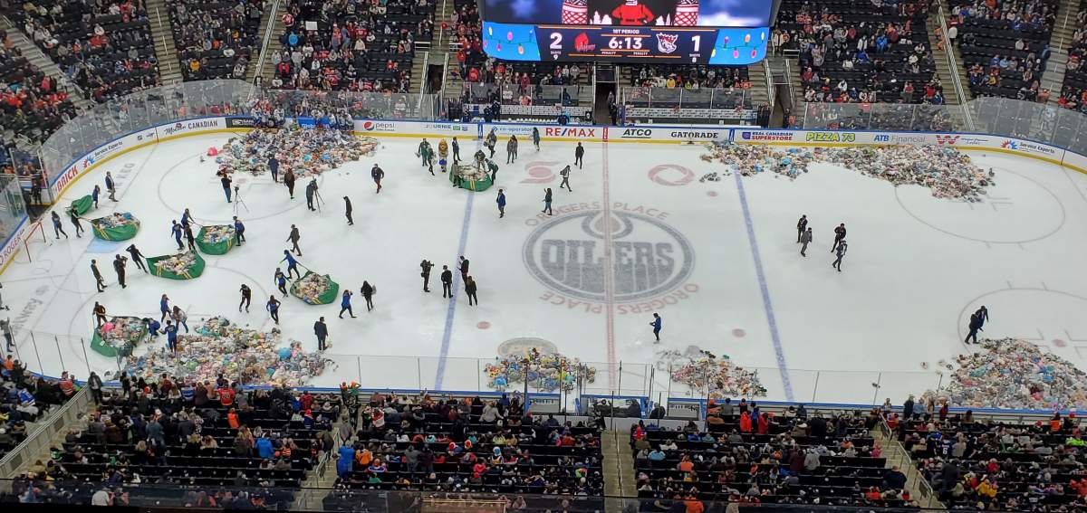 Teddy-bear-toss-oil-kings-2021-ched-630-Edmonton