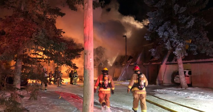 Overnight fire destroys several townhomes in northwest Calgary