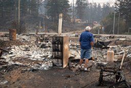 Continue reading: Fires, floods, smoke and wind: Canada’s most intense weather events in 2021