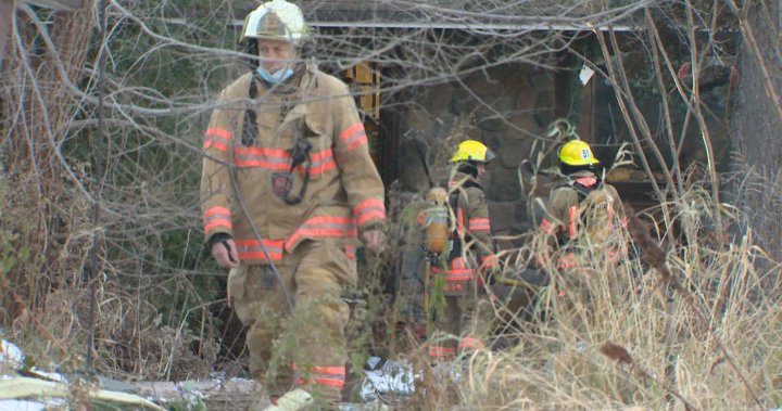 Roads closed after small residential fire along Lakeshore Drive in Baie-D’Urfe