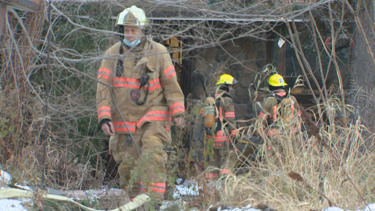 Firefighters have put out a small residential fire near the intersection of Lakeshore Dr. and Lakeview St. in Baie-D'Urfe.