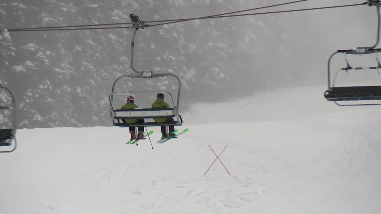 След месеци на необичайно топло за сезона време и гола