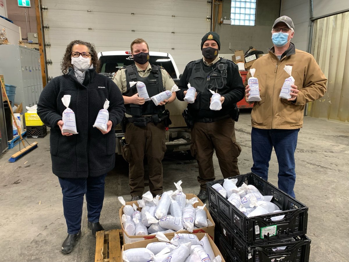 Members of the Saskatoon Wildlife Federation’s Hunt 4 Hunger program dropped off close to 600 pounds of ground venison to the Saskatoon Food Bank & Learning Centre.