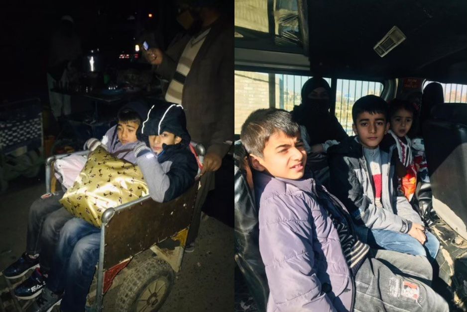 The children of Naveed and Mashala making the journey between Afghanistan and Pakistan in December 2021.