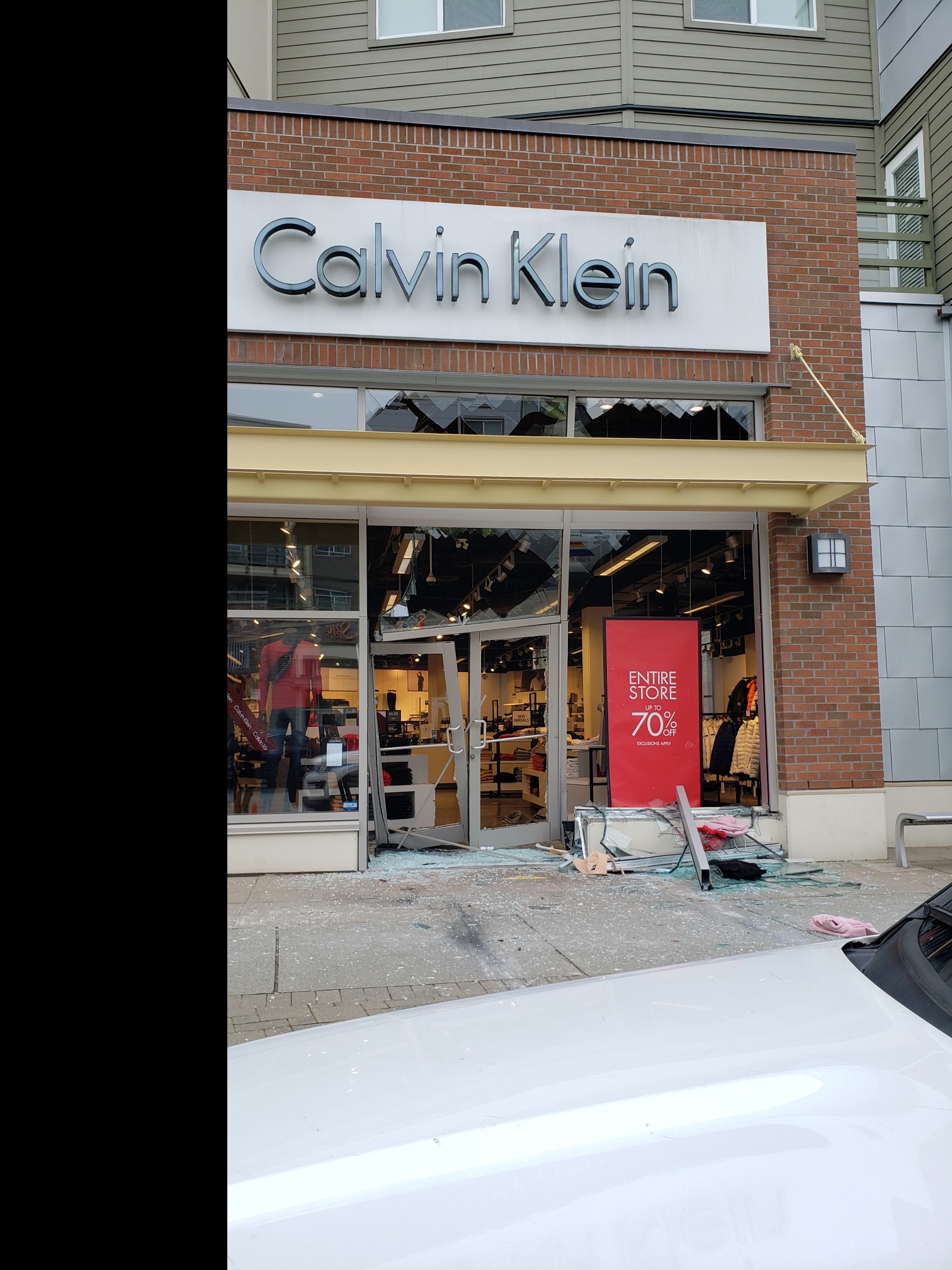 Vehicle crashes into Surrey, . shop, thousands of dollars in merchandise  stolen - BC 