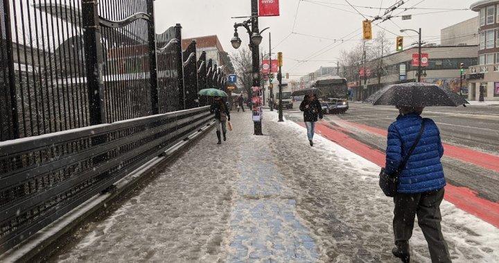 Officials prepare roads, bridges, transit for possible Lower Mainland snow – BC