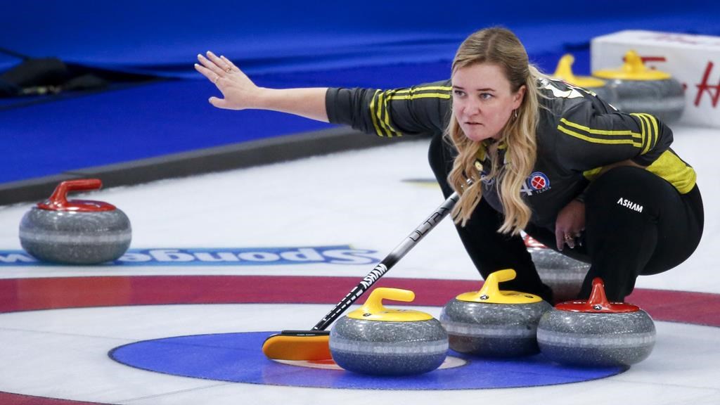 Старият отбор Дженифър Джоунс намери нов пропуск след като Джоунс