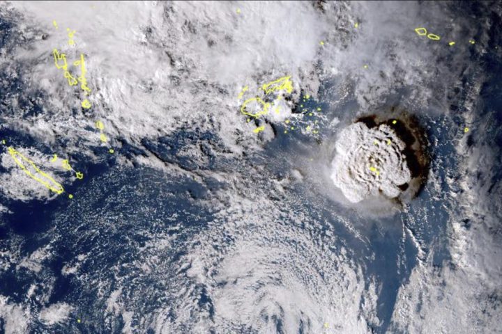 U.S. Pacific coast, Hawaii under tsunami advisory after Tonga volcano erupts