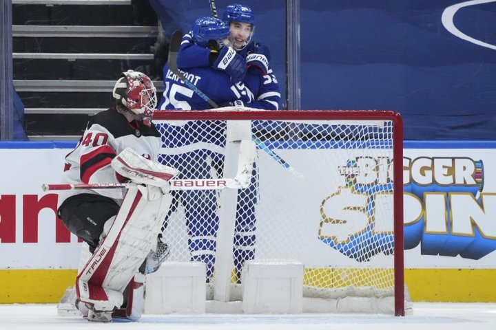 Leafs stage third period comeback against Devils