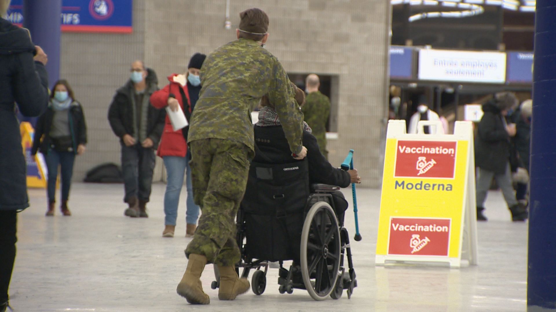 COVID 19 Canadian Armed Forces Lend A Hand To Speed Up Vaccination In   ARMY VACCINE 