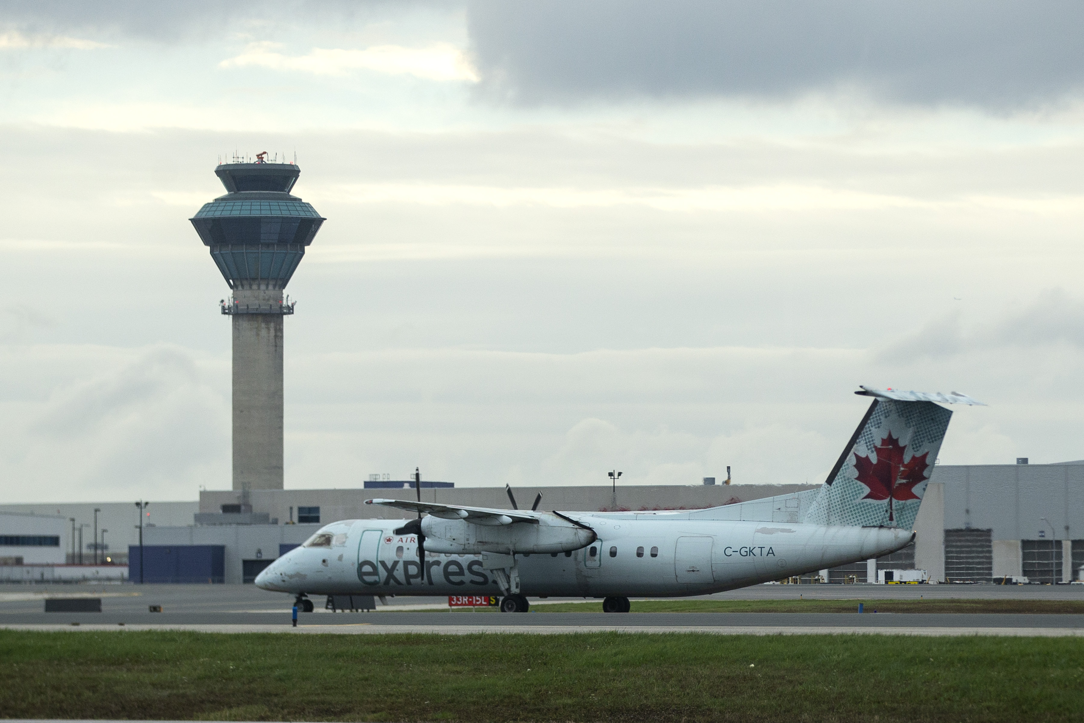 Canada eyeing 5G's impact on 'critical' aircraft tech amid U.S. warnings -  National | Globalnews.ca