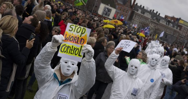 Netherlands: Thousands defy ban to protest COVID-19 lockdown measures
