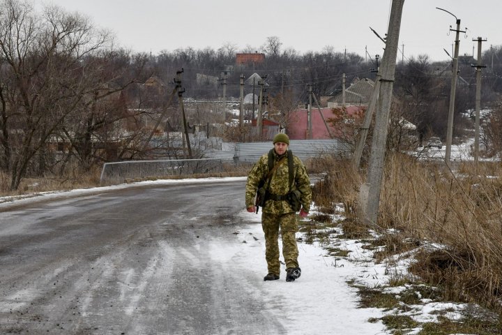Non-essential Canadians advised to leave Ukraine amid growing tensions with Russia