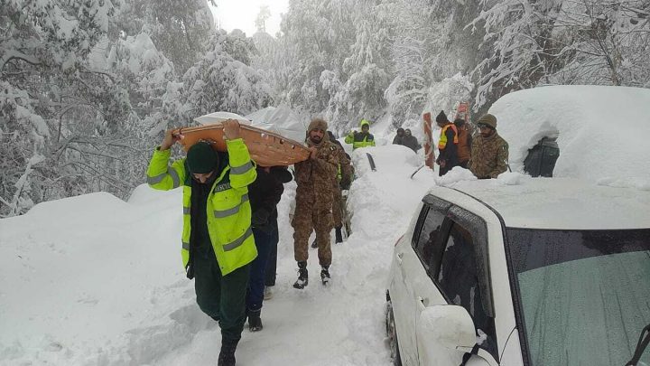 Cold kills 22 stranded tourists amid heavy snow at Pakistan’s mountain resort
