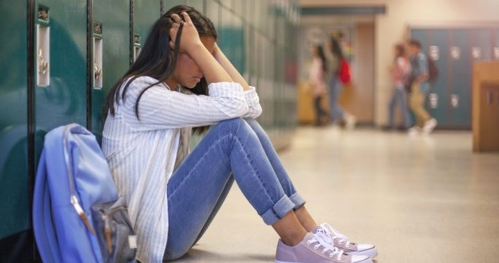 Edmonton doctors look to engage teens in education around opioid crisis