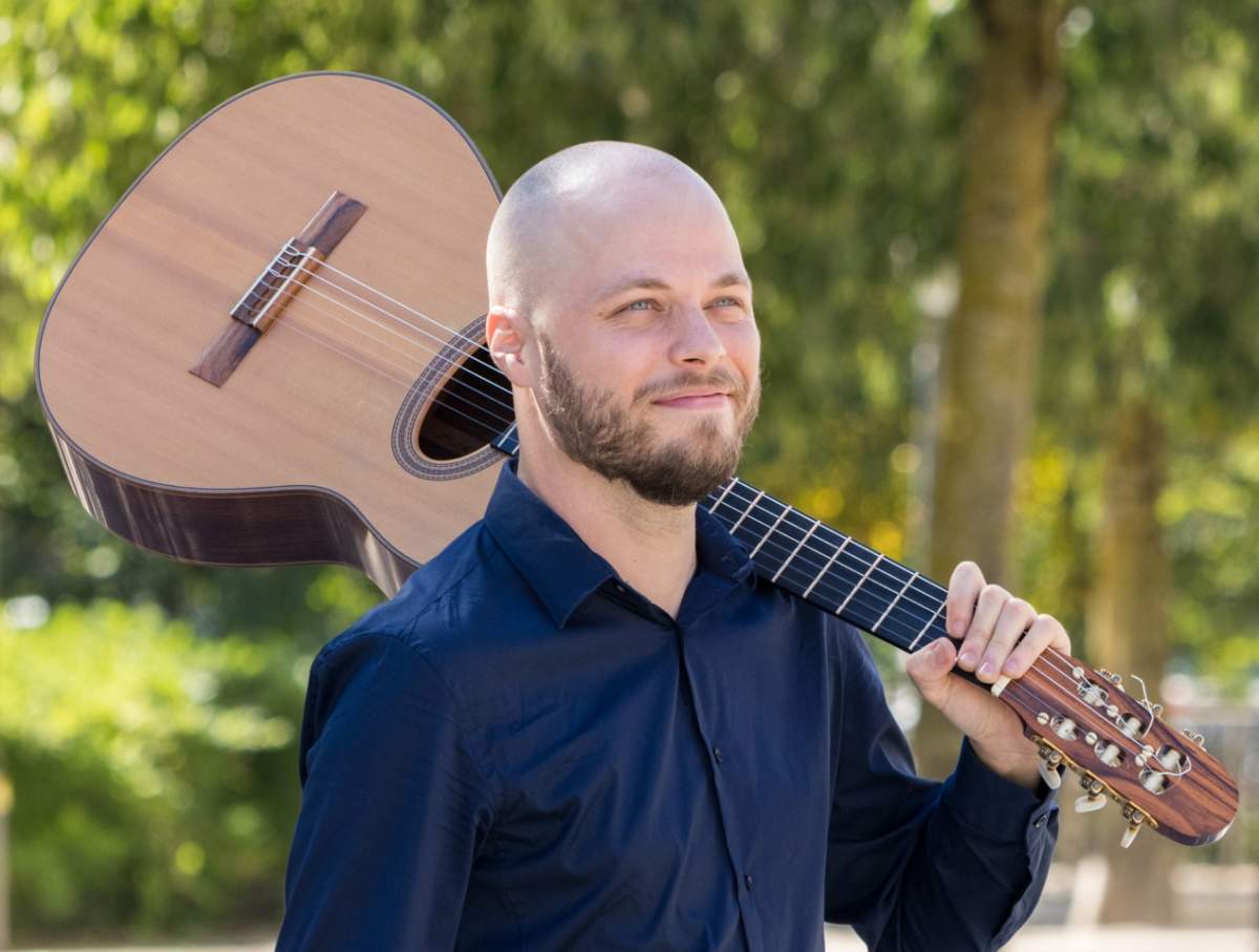 Victoria Guitar Society presents classical guitarist winner Johan Smith - image