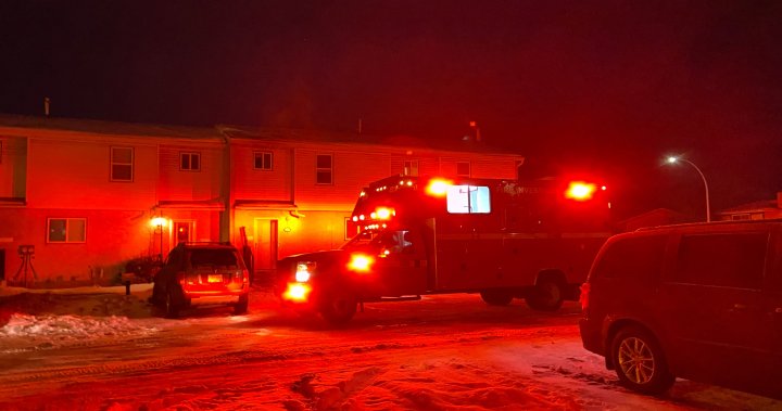 Fire forces evacuation of townhouse complex in northeast Edmonton early Friday
