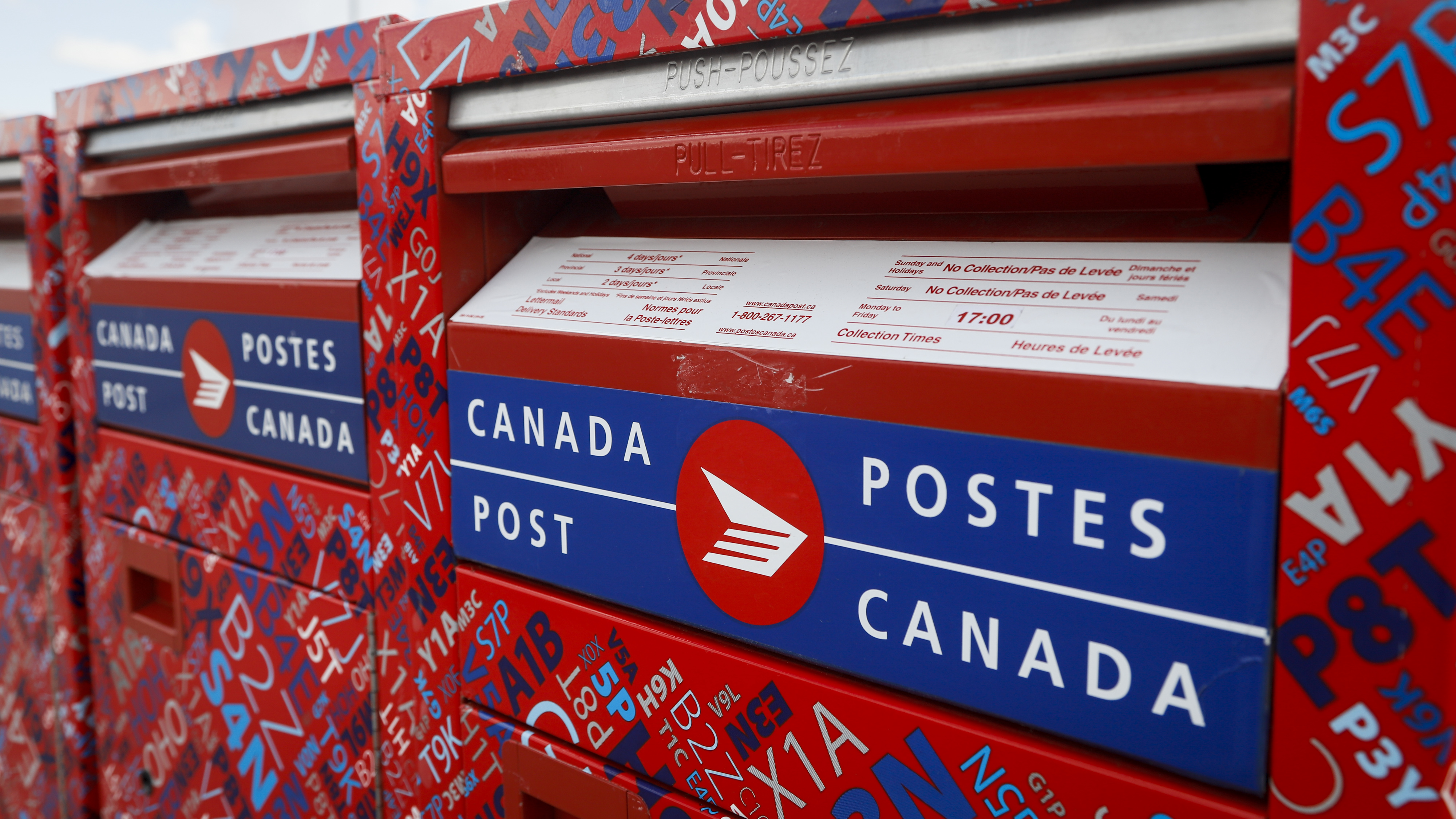 Canada Post urging residents to keep dogs inside when carriers are delivering parcels