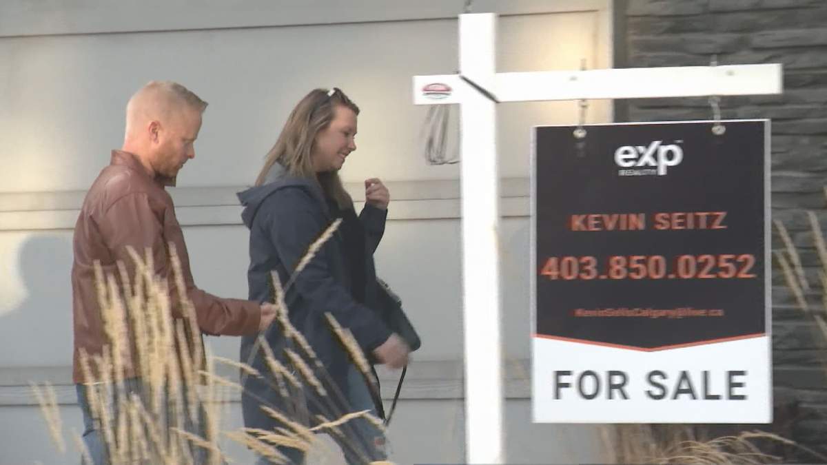 Calgary couple views home for sale