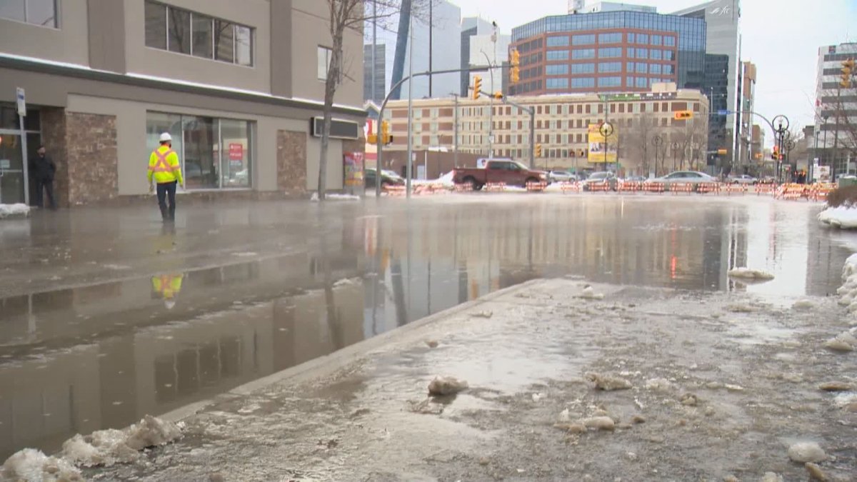 Due to a water main break in downtown Regina, motorists are asked to consider alternate routes between Saskatchewan Drive and 12th Avenue.