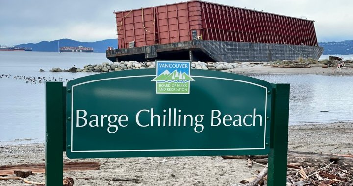 La comedia de Vancouver y el controvertido letrero ‘Forge Shilling Beach’ ya no existe – BC