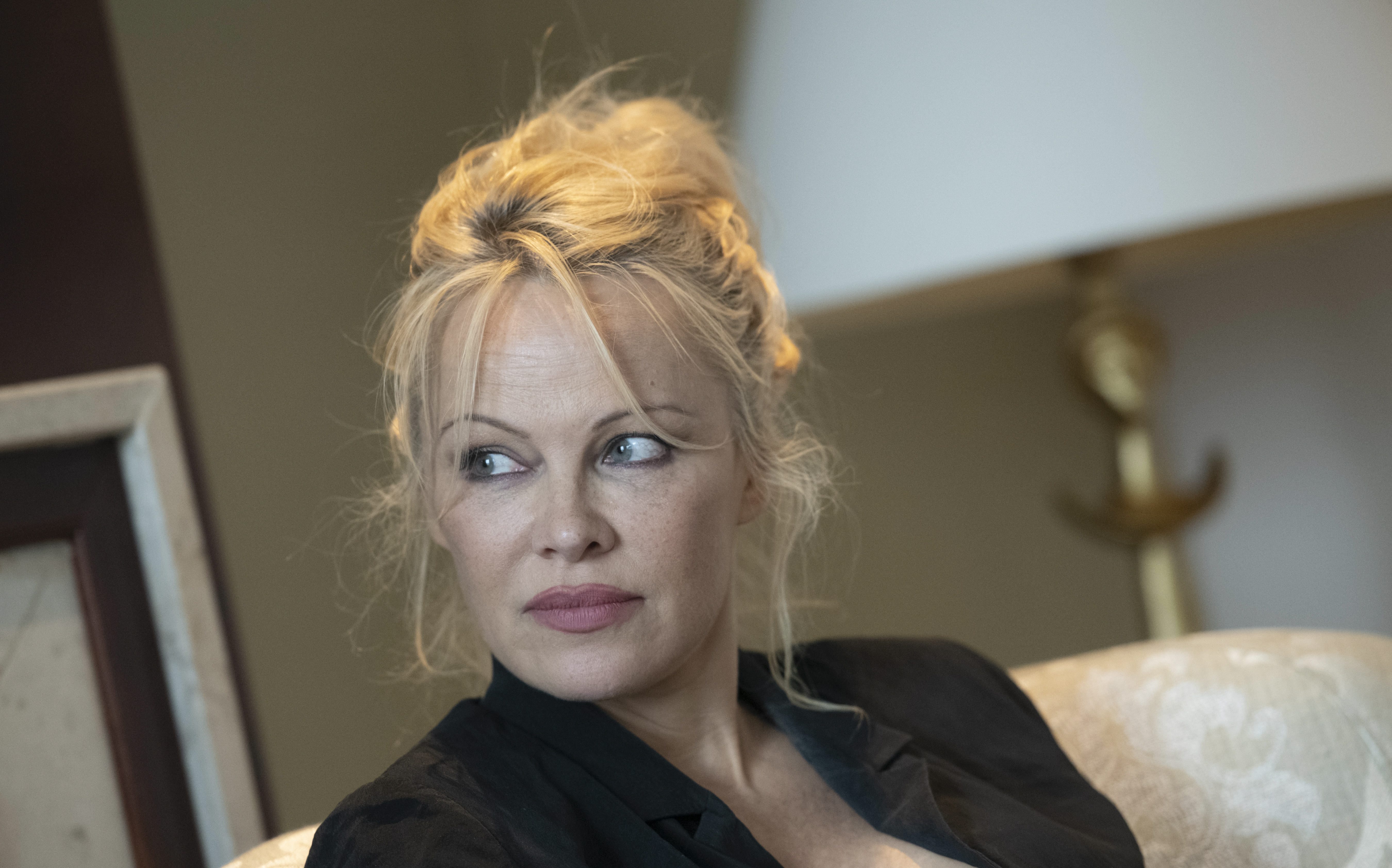 Pamela Anderson splits from 4th husband after 1 year of marriage Globalnews.ca picture