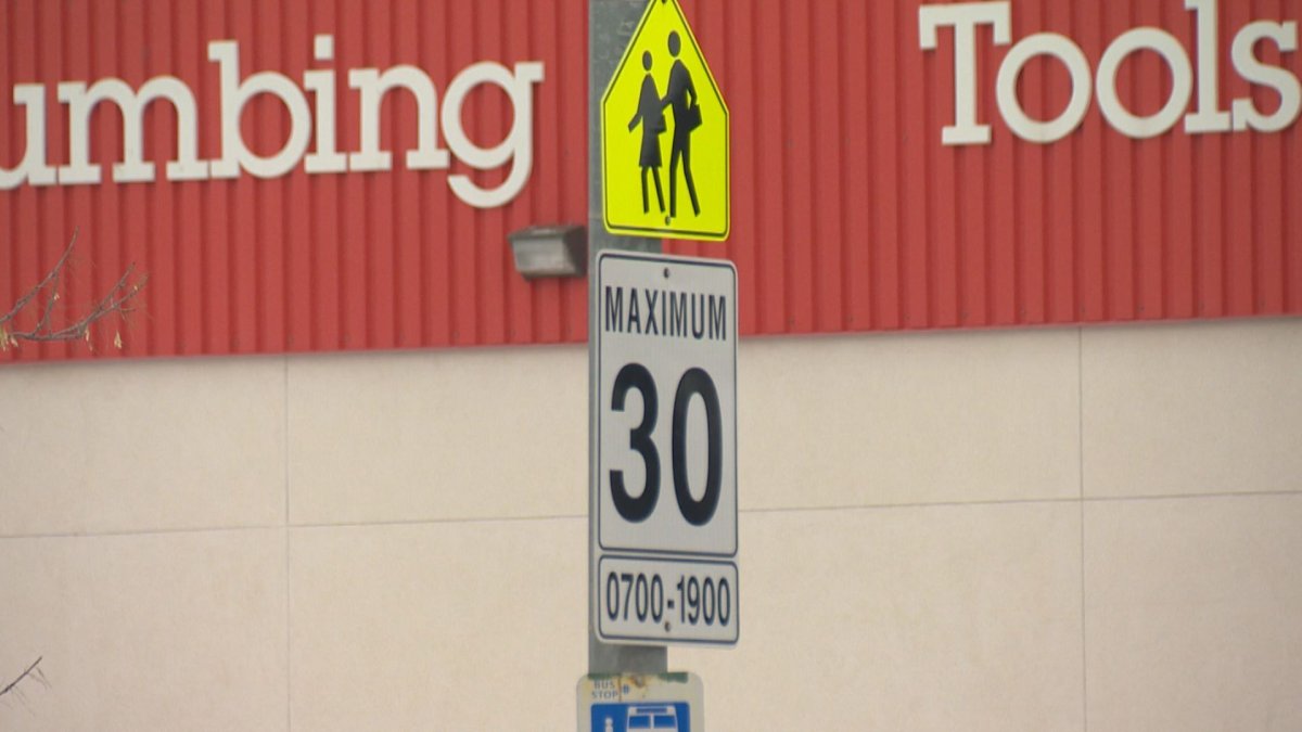Regina councillor pitches pushing back school, playground zone start times - image
