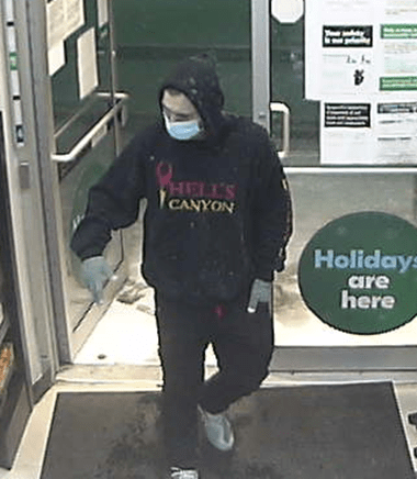 Police look for suspect in robbery at Bedford convenience store