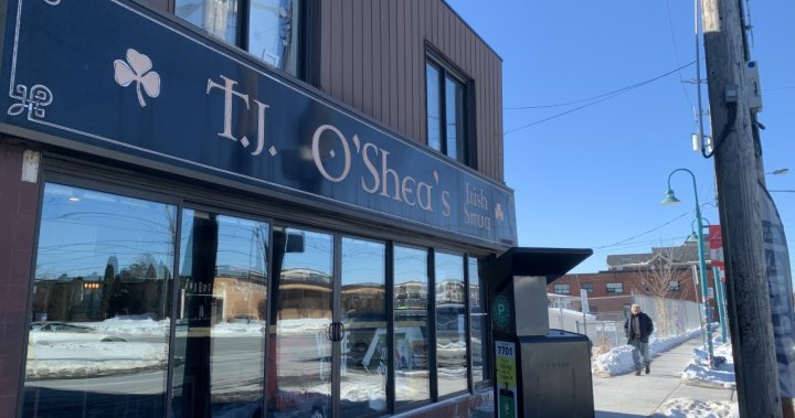 Etobicoke, Ont. pub reopens in defiance of restrictions while experts weigh new tactics to fight COVID-19