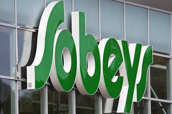 Workers at Sobeys distribution centre in Quebec go on strike after negotiations break down