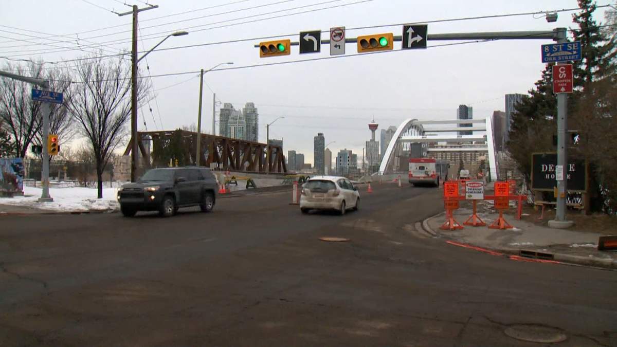 Calgary's new 9 Avenue S.E. bridge opens to one lane of traffic in each direction