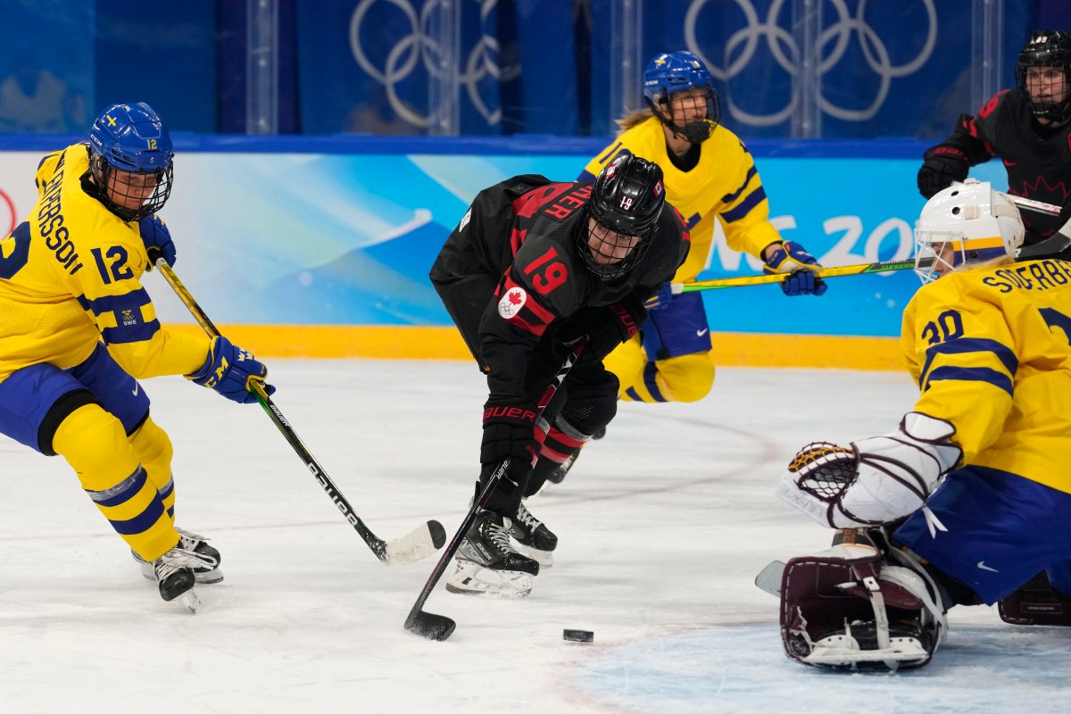 Measurement gives Sweden 7-6 win over Canada in women's curling at Beijing  2022 - Team Canada - Official Olympic Team Website
