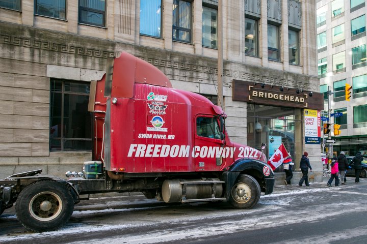 Fumbled messaging on COVID-19 vaccine mandate spurred Freedom Convoy: report