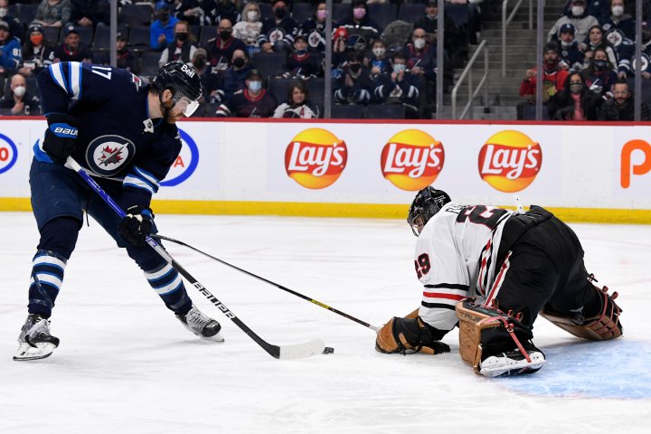 Inconsistent Jets falter at home in 3-1 loss to Blackhawks