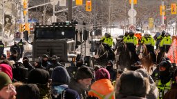 Ottawa convoy blockade police