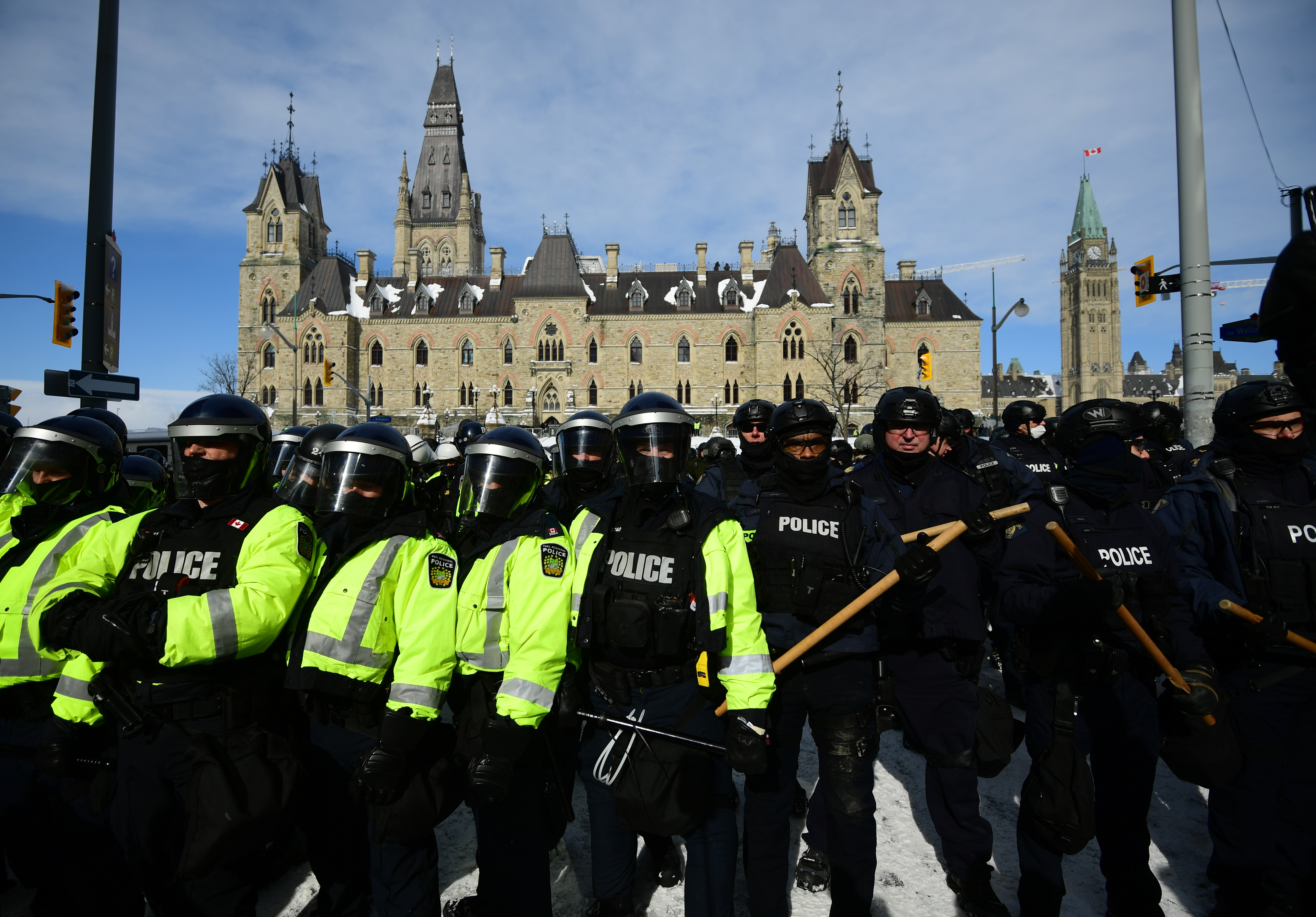 Ottawa convoy blockade police