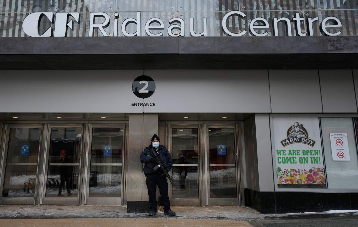 Ottawa police Rideau Centre response