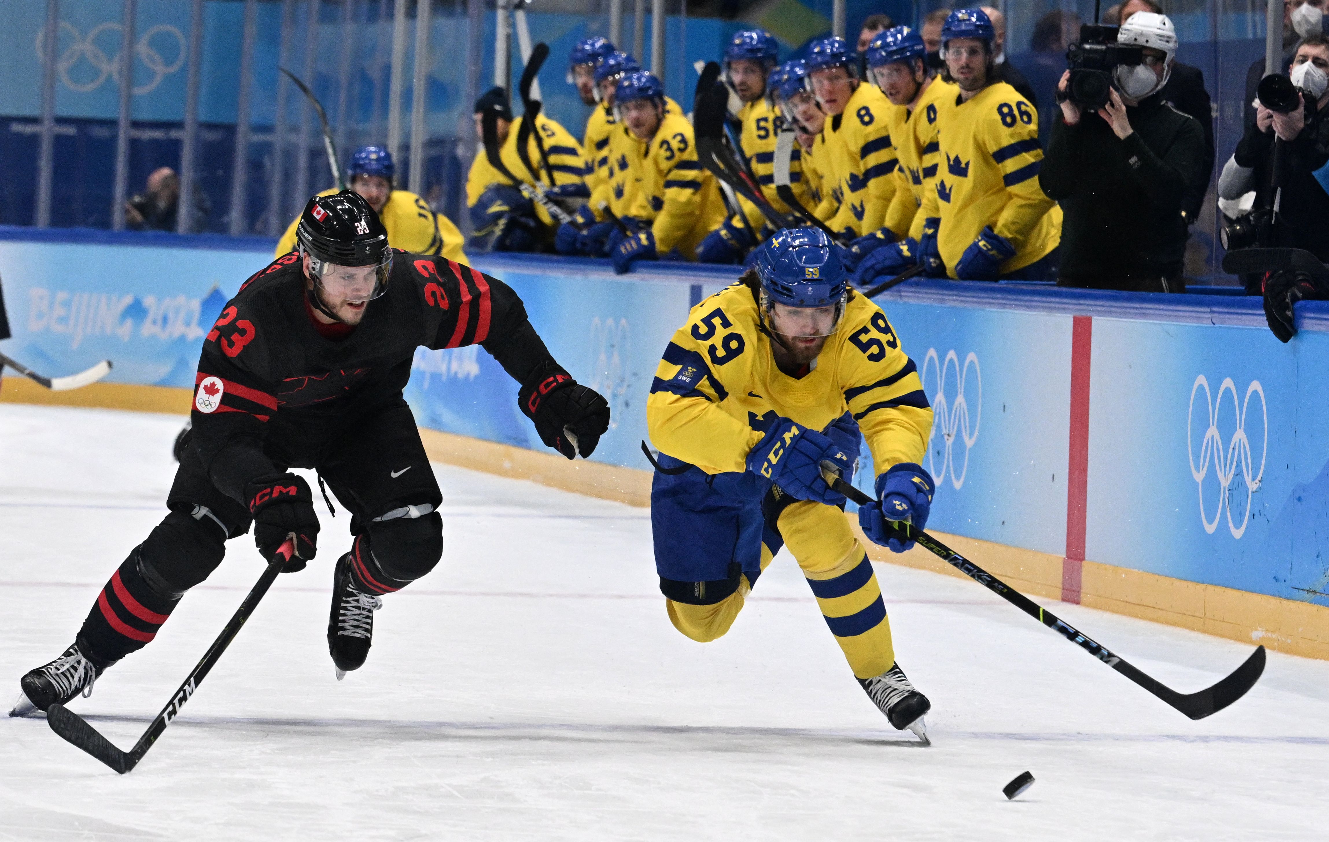 Матч хоккея швеция. Швеция Финляндия хоккей ЧМ 2022. Швеция Канада хоккей. Финляндия Швеция хоккей.