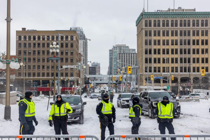 Ottawa police convoy blockade response