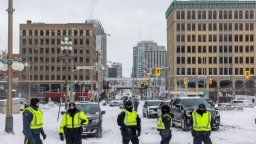 Ottawa police convoy blockade response