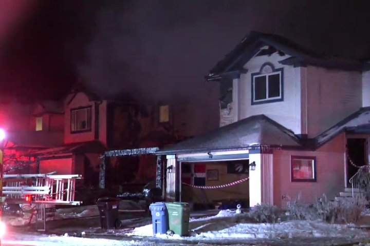 3 people in hospital after southeast Calgary house fire