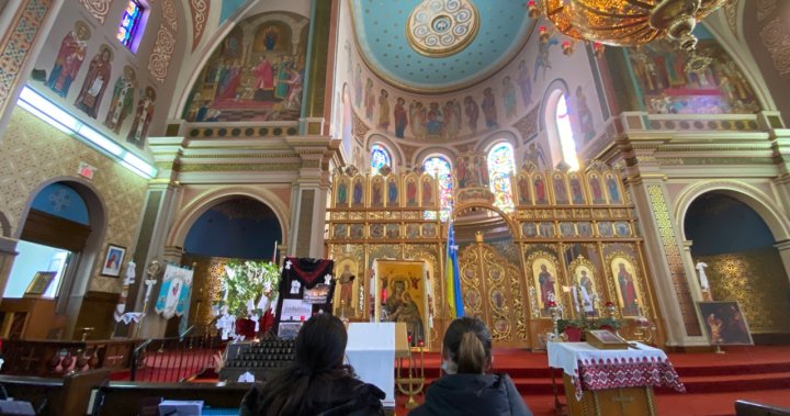 Ukrainian-Winnipeggers finding solace in community, prayer