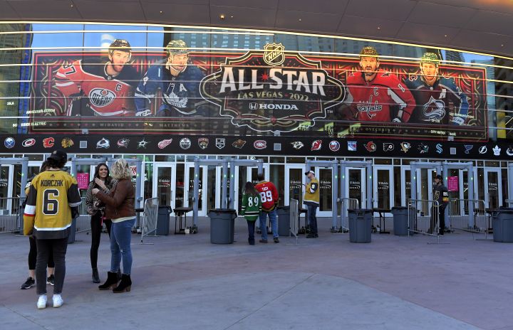 Ducks' Trevor Zegras brings Vegas showmanship to NHL All-Star