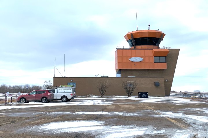 Edmonton Police Service defends ownership of ‘secret’ plane