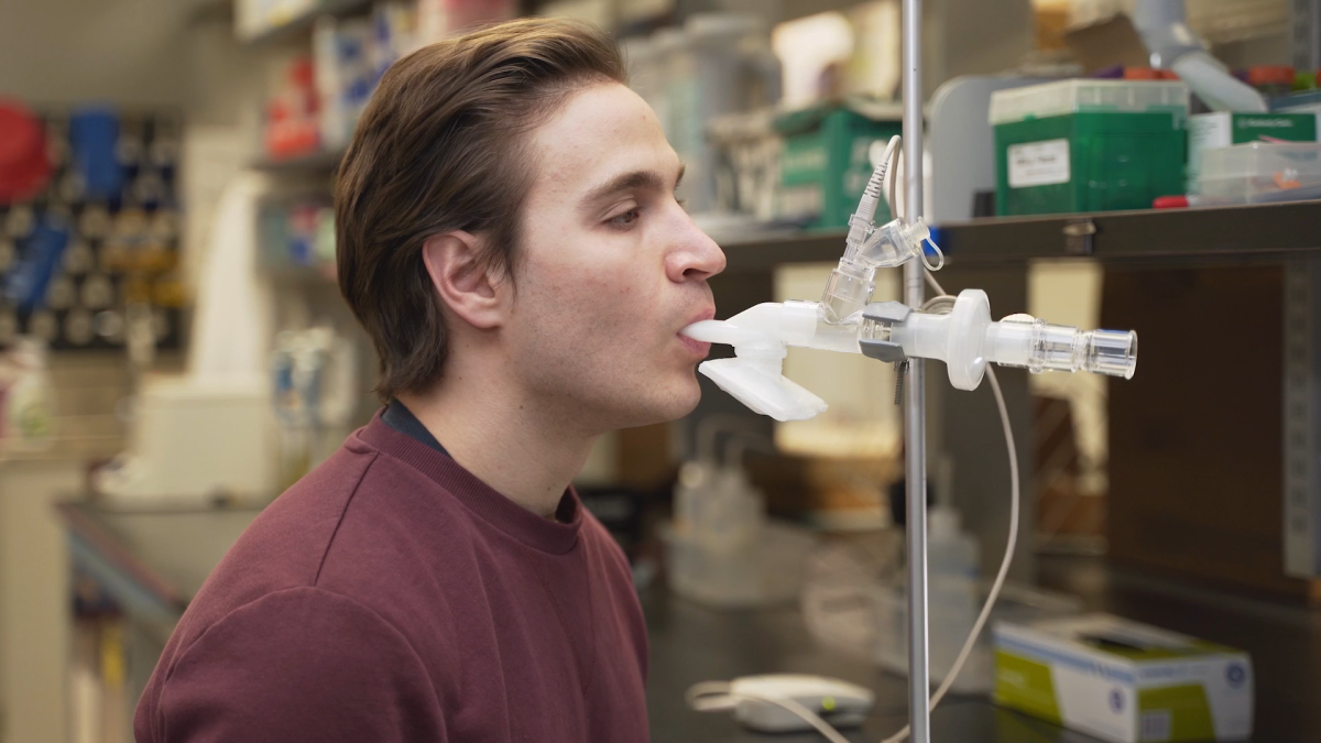 A McMaster University demonstration using a nebulizer showing how a new inhaled vaccine may help in the fight against COVID-19. 
