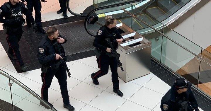 Ottawa police on scene at Rideau Centre for ‘active’ call — cause unclear