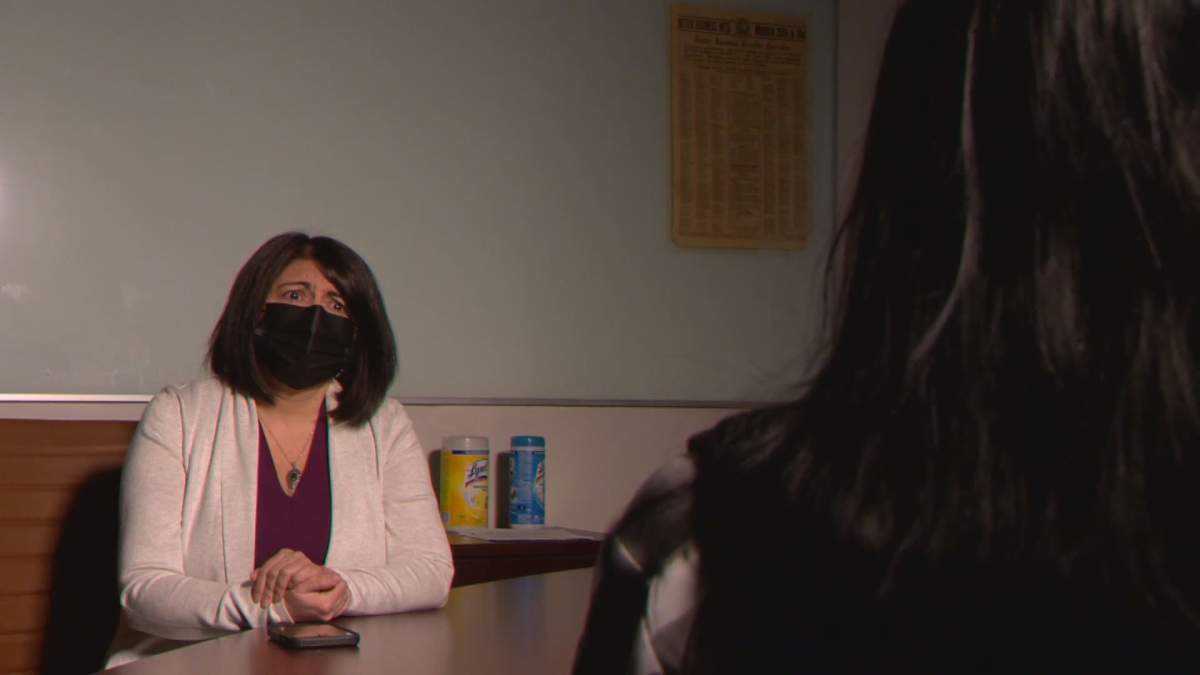 Alberta woman recounts costly and heartbreaking scam to Global News